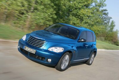 PTクルーザーまとめ|クライスラーの個性派ハッチバック!中古車価格や燃費は?