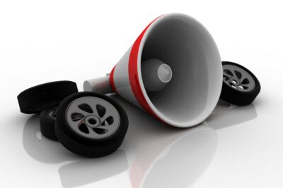 タイヤのスキール音を放置すると危険?運転が下手な証拠?対処法を解説