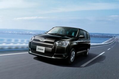 トヨタ新型サクシードにハイブリッド追加!フルモデルチェンジはいつ?