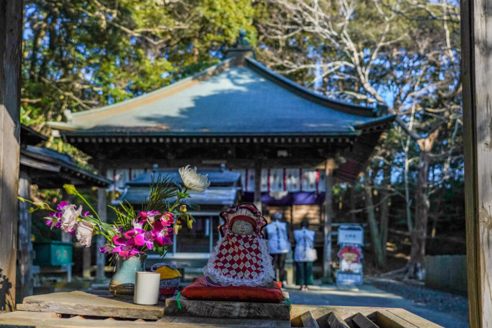 お遍路 第2番札所 極楽寺の大師堂と抱き地蔵様