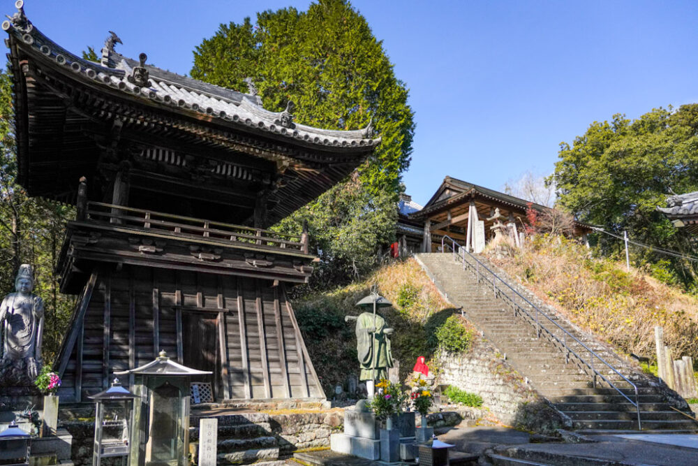 お遍路 第8番札所 熊谷寺 境内