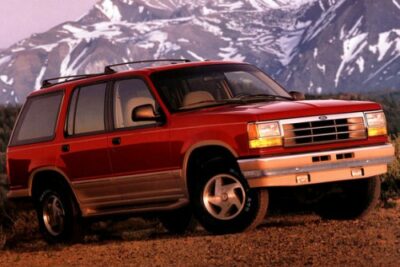 フォード・エクスプローラーまとめ|新型から中古車価格と燃費や維持費も!