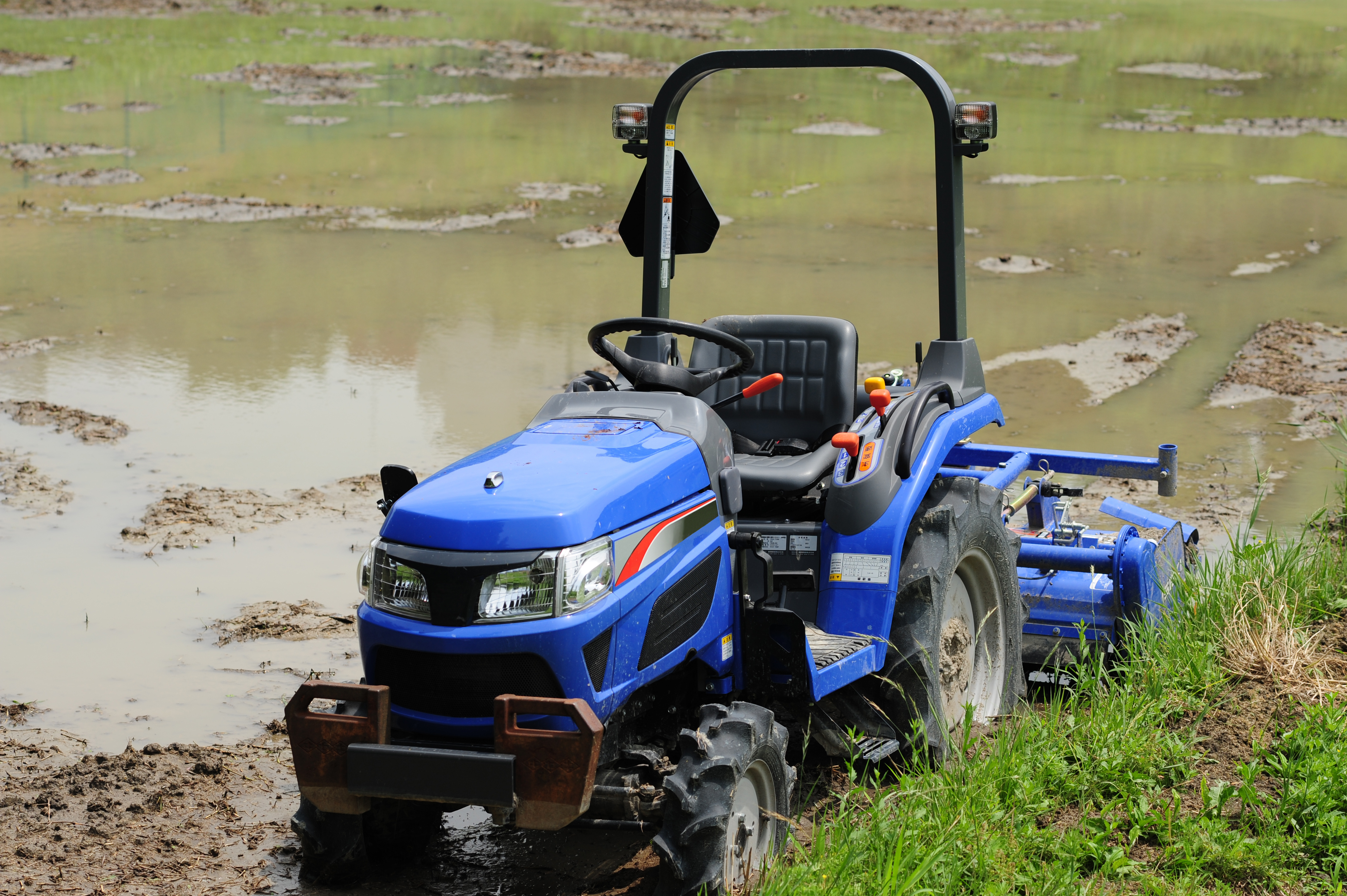 小型特殊自動車　「農のり」直接引き取りのみ 筑水キャニコム 小型特殊自動車(4駆) J81 DPS 【下町小町