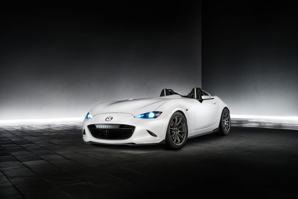 2016年開催のSEMAショーで発表されたロードスター(米国の車名:MX5 ミアータ)スピードスター