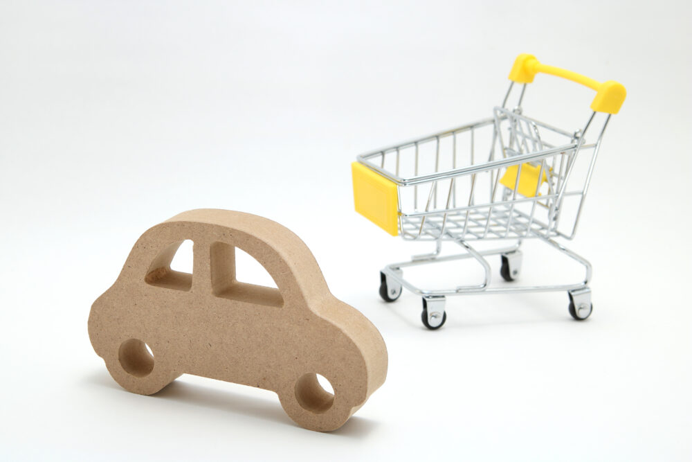 ショッピングカートと車