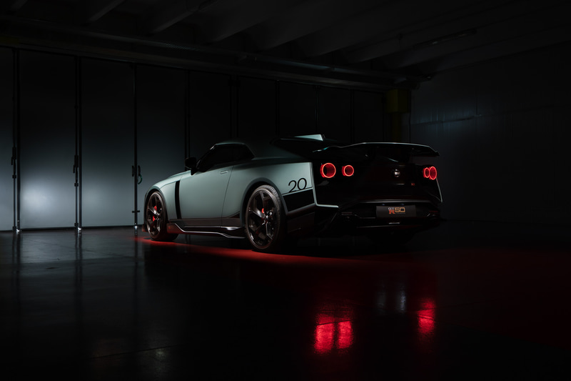 日産 GT-R 50 by イタルデザイン 市販型
リアとボディサイド