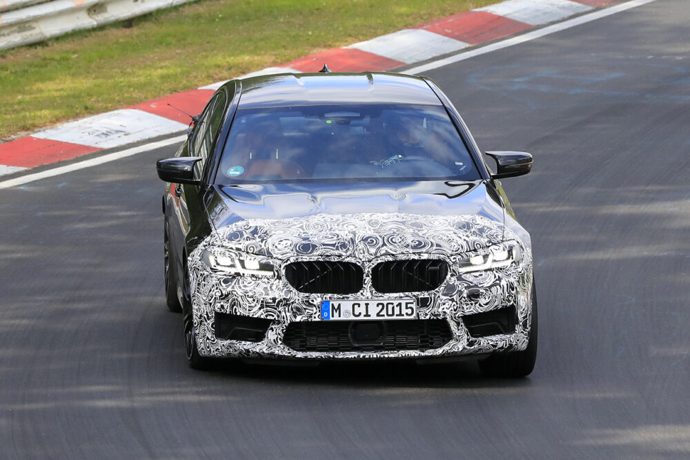 改良新型BMW M5 プロトタイプ スパイショット
フロントマスク