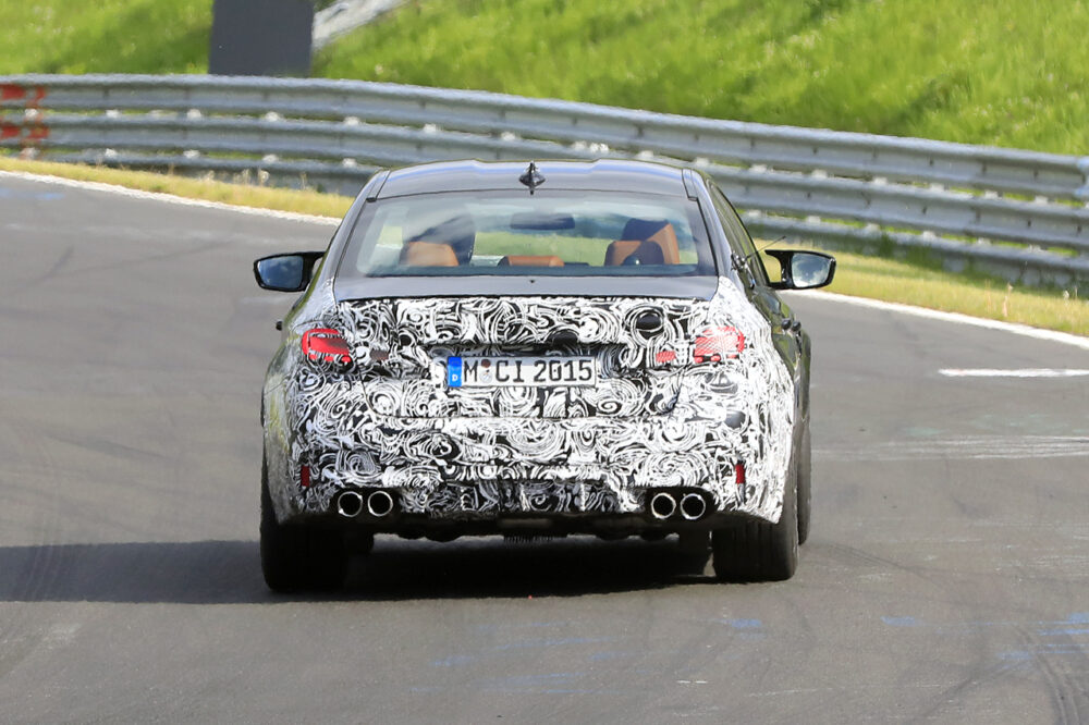 改良新型BMW M5 プロトタイプ スパイショット
リア