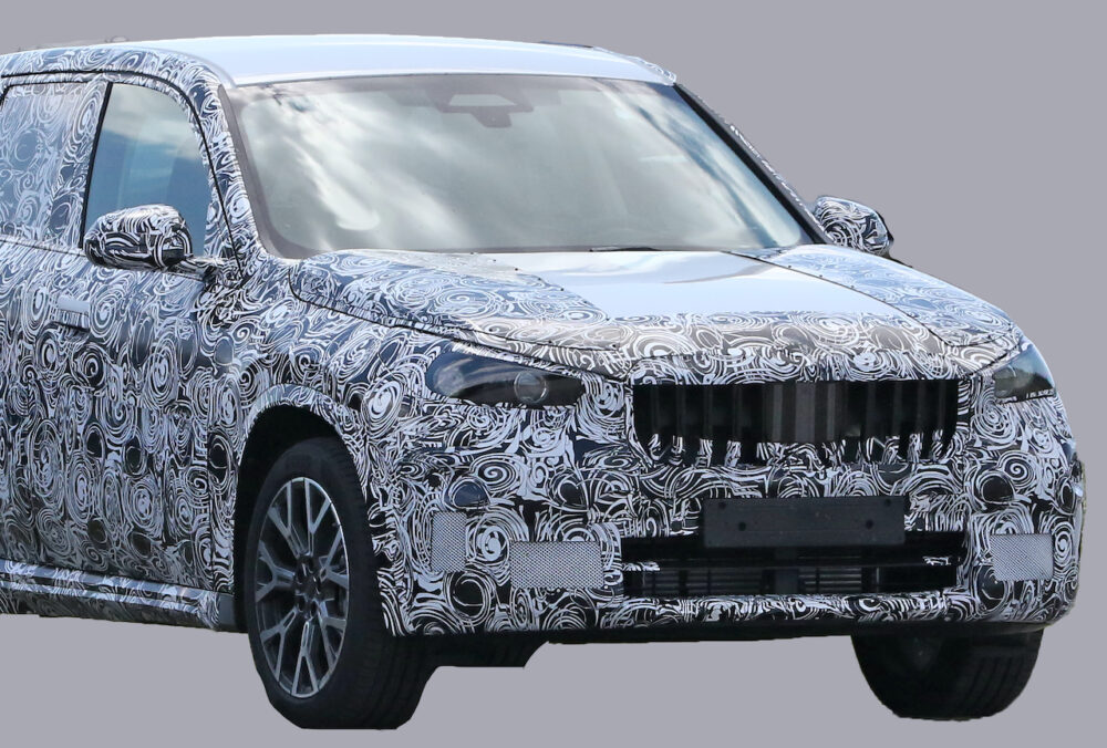 次期新型BMW X1 プロトタイプ スパイショットフロント部拡大