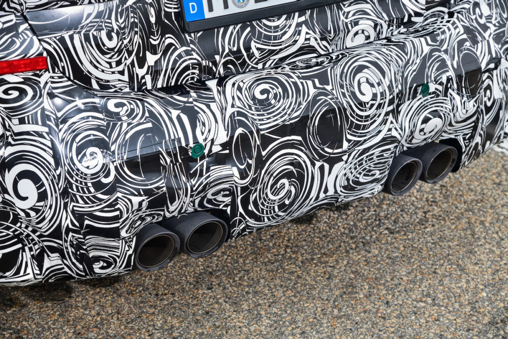 次期新型 BMW M4 公式リークリアエンド