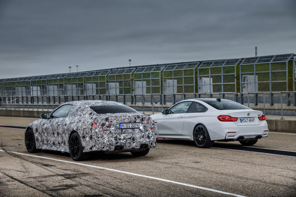 次期新型 BMW M4クーペ 公式リーク右は現行モデルリア