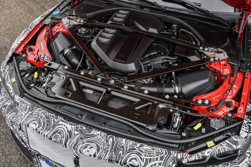 次期新型 BMW M4 公式リークエンジンルーム