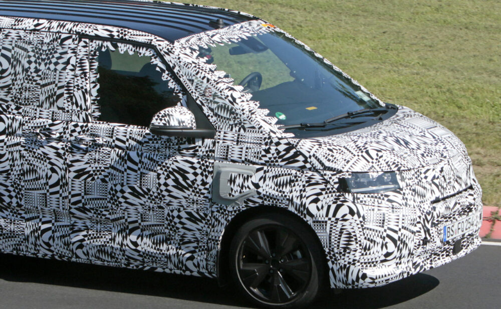次期新型フォルクスワーゲン T7 PHEV プロトタイプ スパイショット
フェンダー拡大