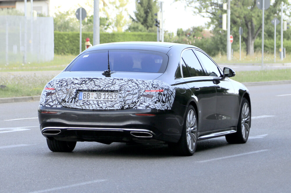 次期新型メルセデス・ベンツ Sクラス プロトタイプ スパイショットリア