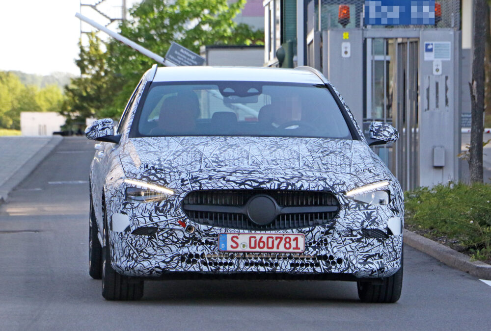 次期新型メルセデス・ベンツ Cクラス ステーションワゴン プロトタイプ スパイショットフロント