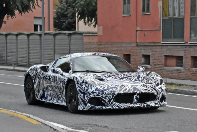 マセラティ新型 Mc スーパーカーがデビューへ フェラーリf430風のヘッドライトを装備 Moby モビー マセラティ新型 Mc スーパーカーがデビューへ フェラーリf430風のヘッドライトを装備 Moby モビー