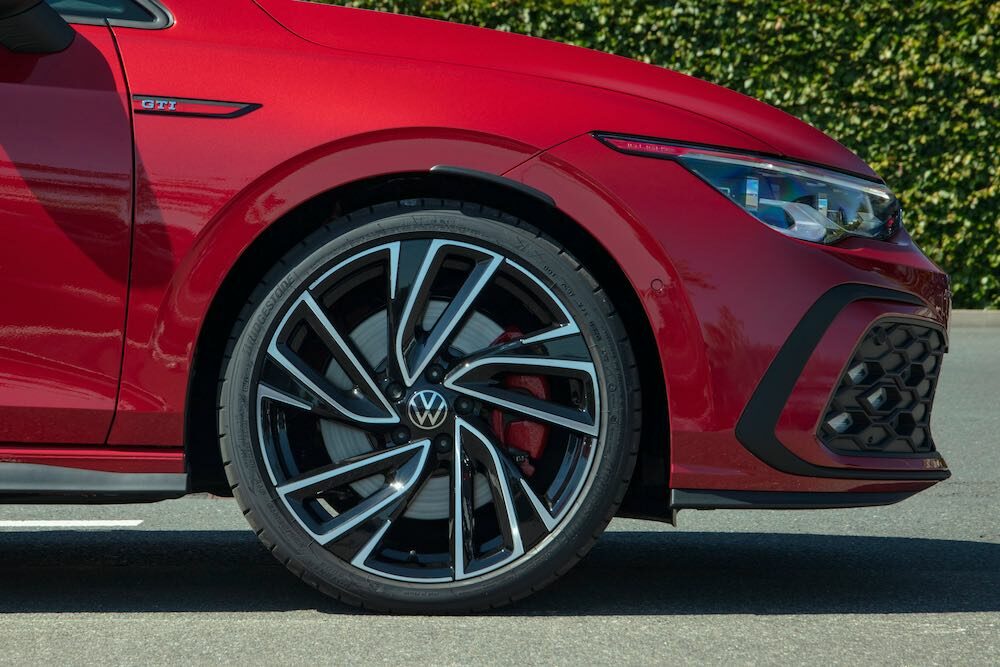 新型ゴルフ GTI
足回り