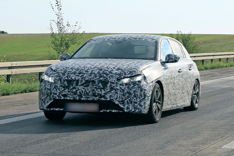 次期新型プジョー308 プロトタイプ スパイショット フロント