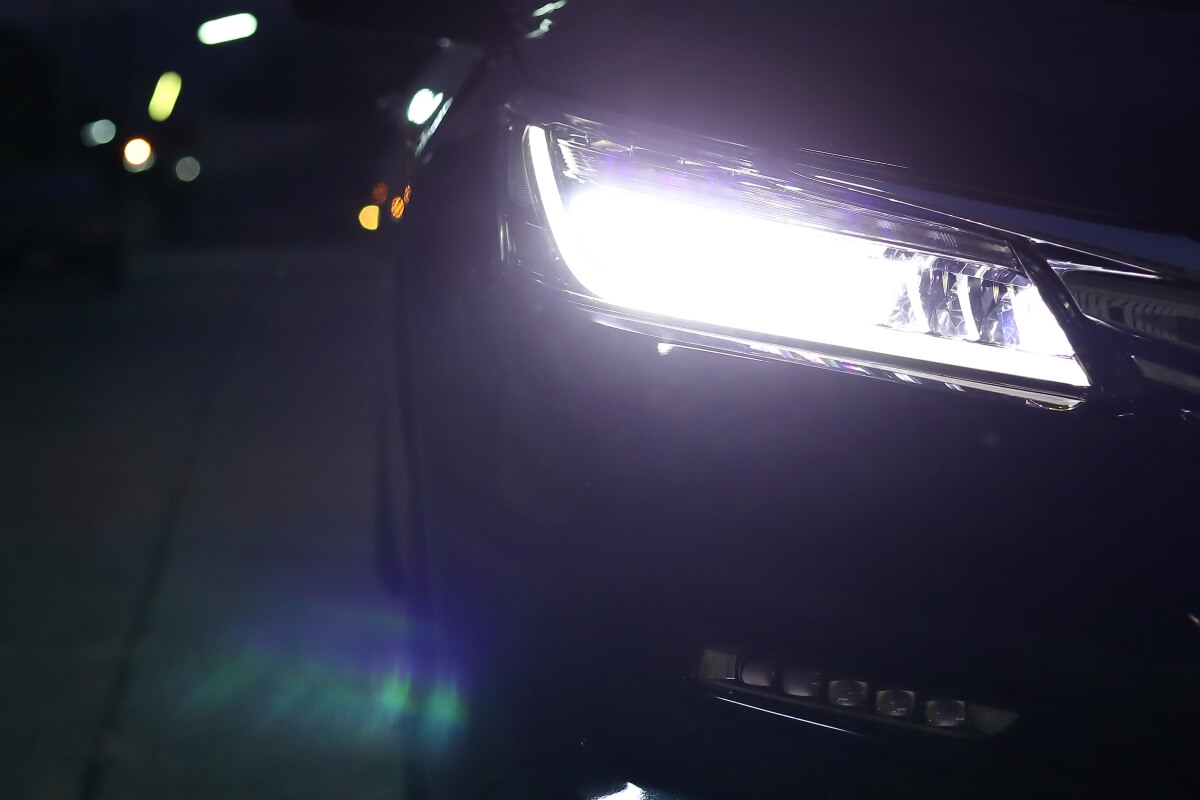 パッシングの意味と正しいやり方は あおり運転の罰則対象やトラブルにならないために Moby モビー