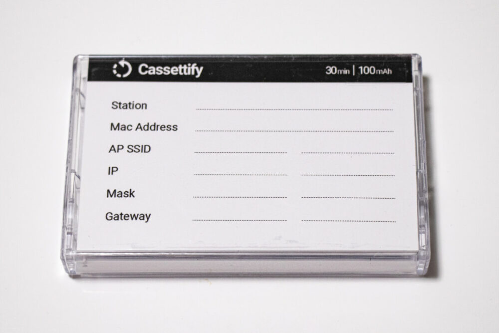 ケースに入ったCassettifyの裏面
