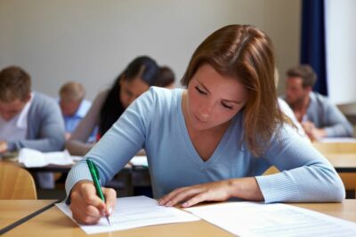 仮免許学科試験の合格率は●%!一発合格するためのポイントや引っ掛け問題の対処法は?