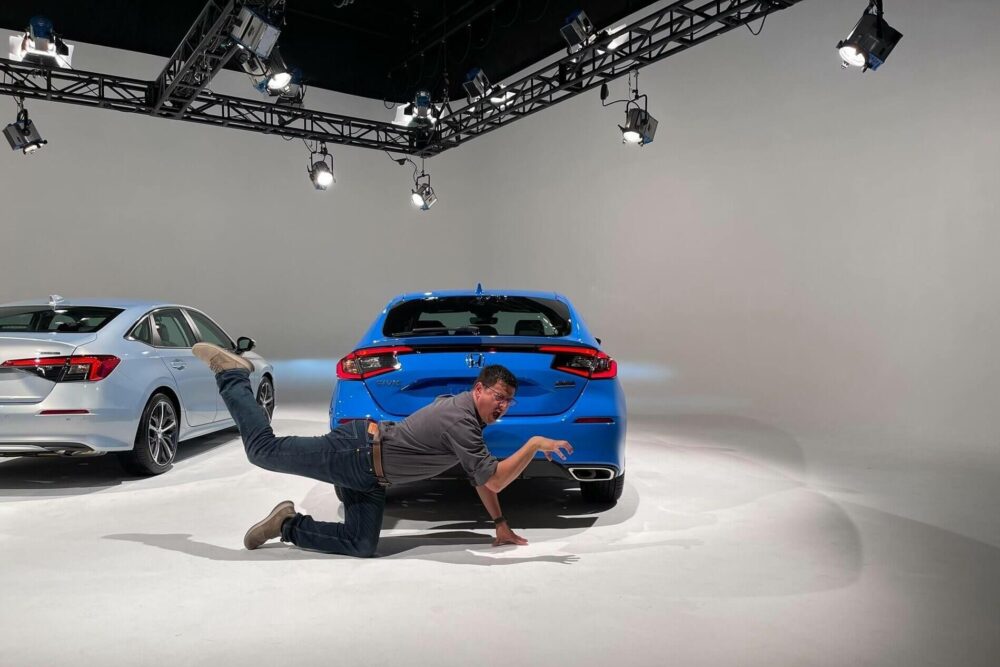 新型シビックハッチバックが発表前に流出 フェイクマフラーに賛否 Moby モビー