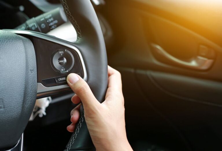 クルーズコントロールとはどんな機能 使い方とおすすめ搭載車 Moby モビー