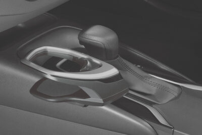 カローラ&RAV4オーナー必見!専用設計ドリンクホルダーで「ここに欲しい」が叶う