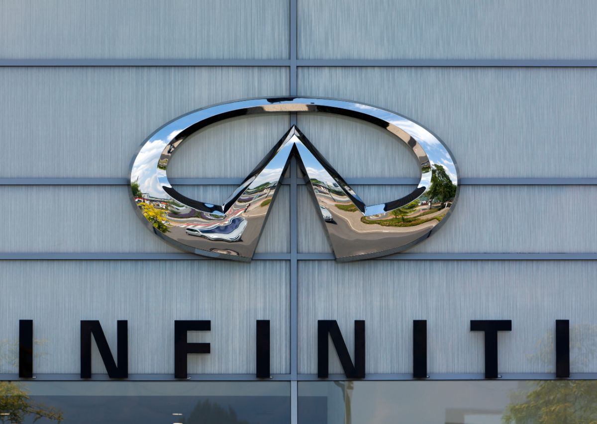 なぜ日本で日産の海外専用チャンネル「infiniti」は展開されないのか？ | MOBY [モビー]