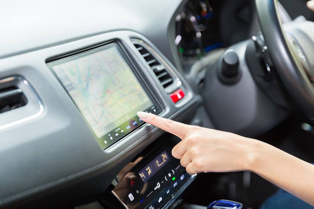カーナビTV解除キットの設置は違反？ながら運転罰則強化後、取締りは