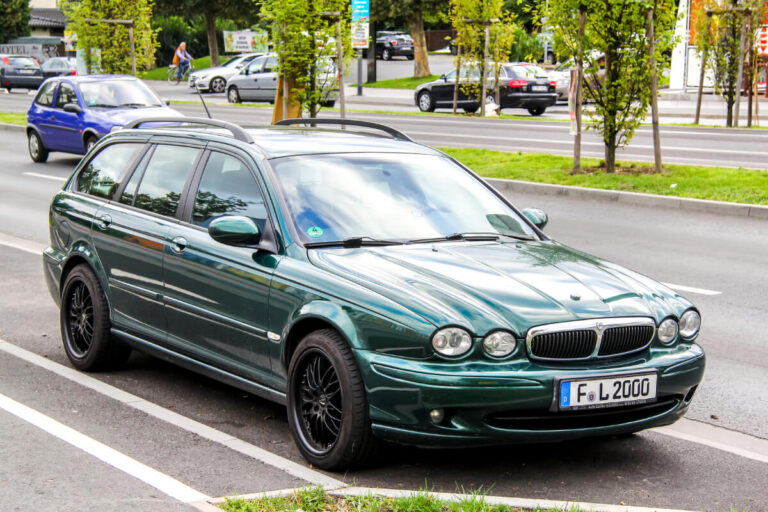 英エリザベス女王が死去 実は車好きで度々運転する姿が目撃されていた Moby モビー