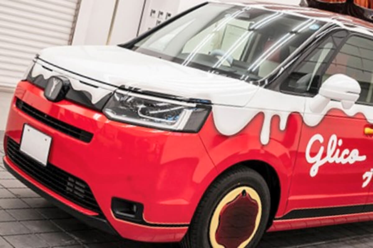 ホンダ新型『ステップワゴン』がお菓子の車に！2代目“グリコワゴン