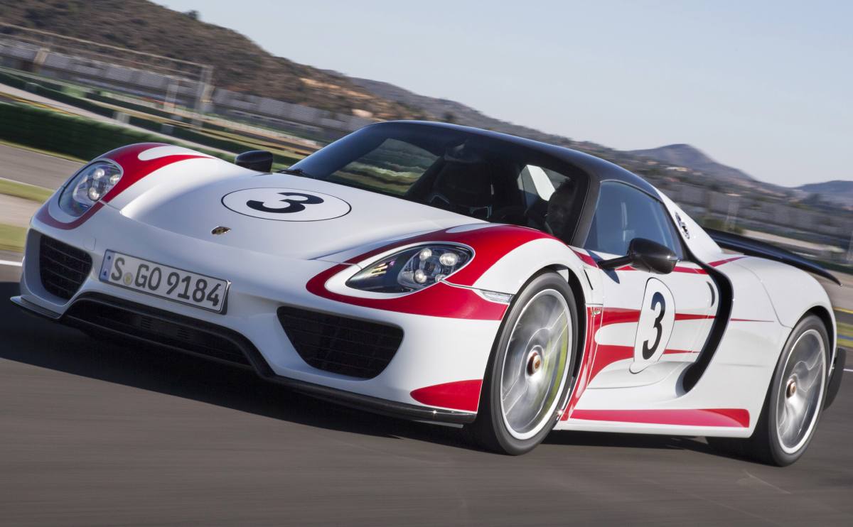 ハイブリッドハイパーカー・ポルシェ918スパイダーとは？価格や