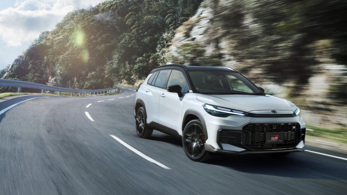 トヨタ「カローラ クロス」が大幅イメチェン！さらに「GR SPORT」追加