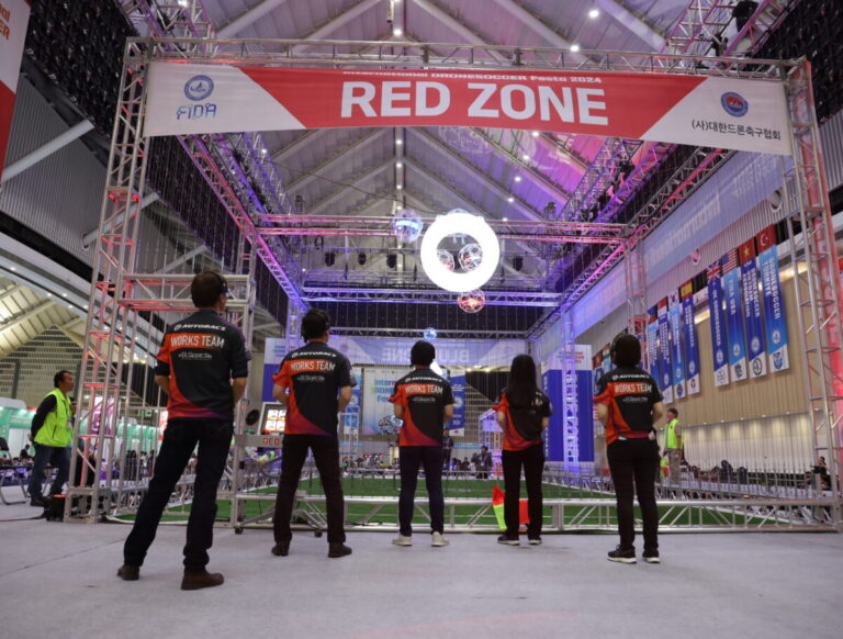 ドローンサッカーの世界大会開催！日本代表にオートバックスセブンのチーム