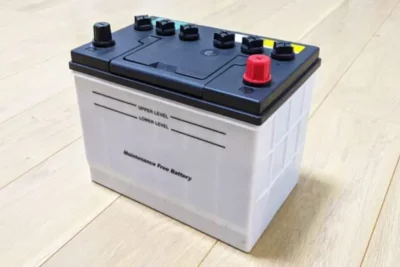 カーバッテリーはどうやって交換する？