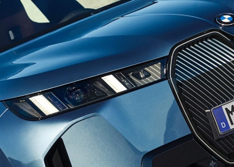 BMW「iX」が一部改良！ブランド史上最長の一充電走行距離を実現