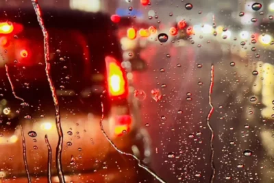 雨の日、周りが見えづらい！フロントガラスの撥水コーティングはした方がいい？