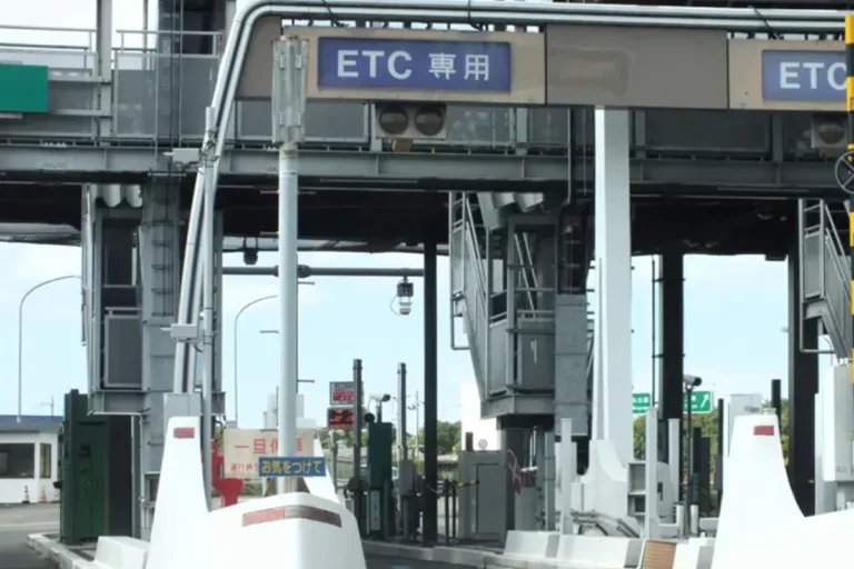 間違えると危険！ETC利用時に“止まる”スマートICの意外な落とし穴とは？