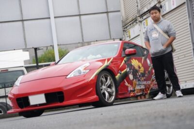ウマ娘・キタサンブラック仕様のラッピングカスタム 日産 フェアレディZ(Z34)【みんなのクルマ】