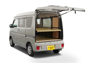 日産「クリッパーバン」ベースの「マルチラック」登場！車中泊も快適な多目的に使える新モデル