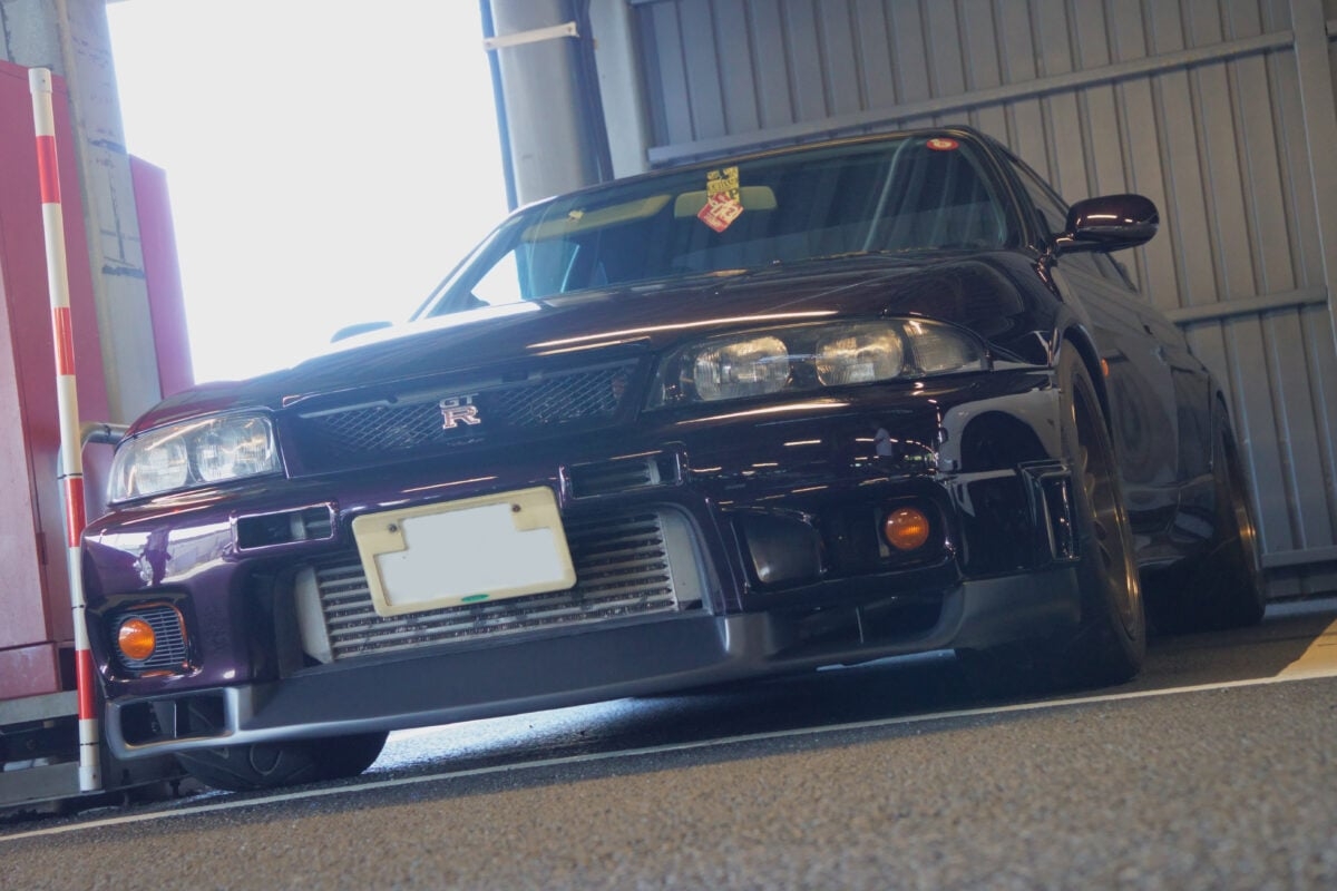 オリジナルのオイルクーラーダクトを装着！ニッサン スカイラインGT-R