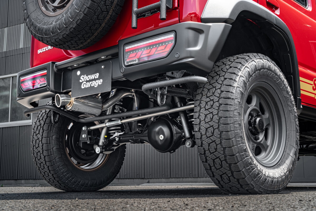 ジムニーの後ろ姿をワンランク上げる！バンパーとのマッチングまで考え