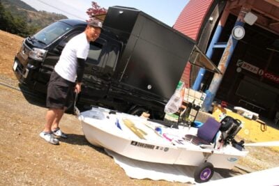 軽トラに小型の「釣り船」を載せてみたら…？？ ダイハツ・ハイゼットジャンボ【みんなのクルマ】