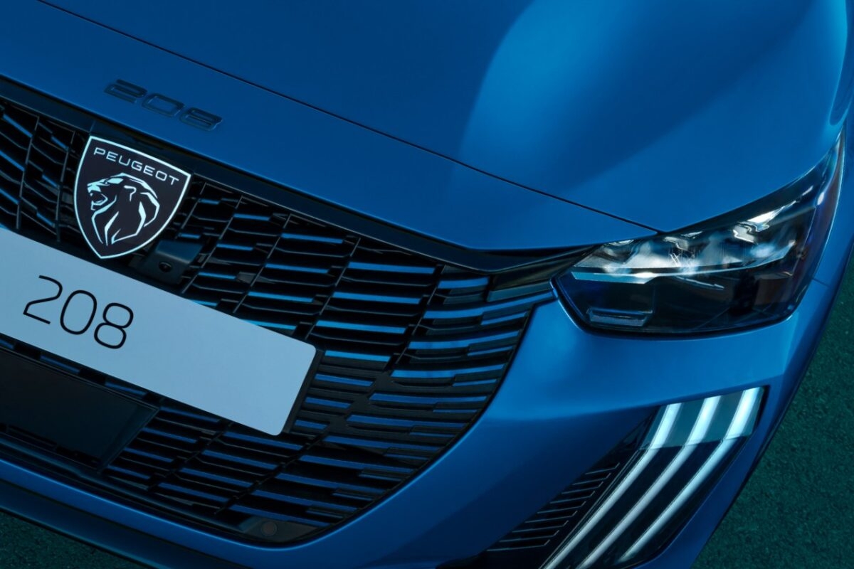 プジョー「208」に最新のハイブリッド搭載！「208 GT Hybrid」販売開始