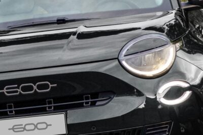 フィアット「600 Hybrid」にブラック基調の“Nero Cinema”登場！150台限定発売