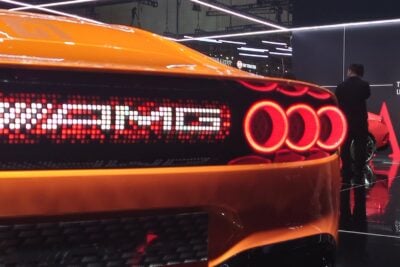 発光ギミック満載！メルセデスAMG「GT XX」公開でSNS大沸騰—未来的デザインがすごい