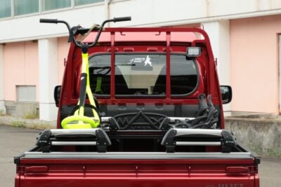 軽トラの積載性を高める“トラレール”をもっと活用！荷物を快適に運べる“荷台セパレーター”