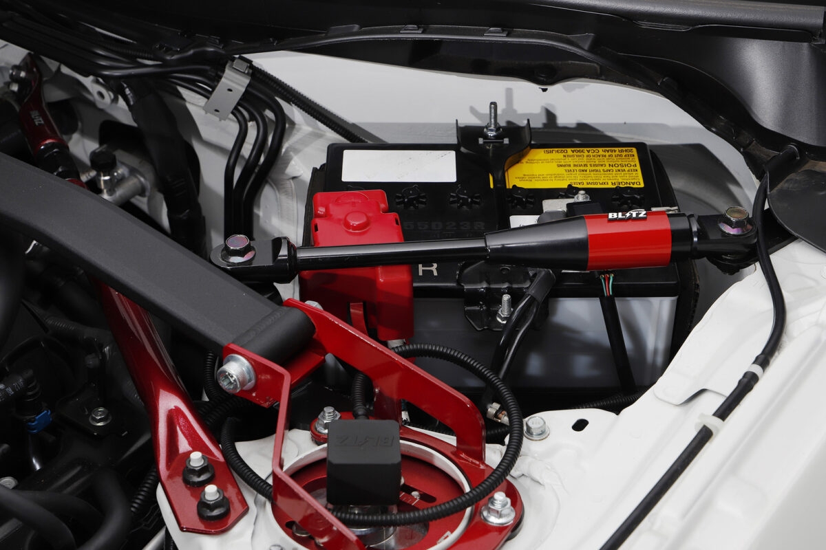 ボディ変形を抑制し車本来の性能を発揮！車種専用設計のBLITZ「B-MCB