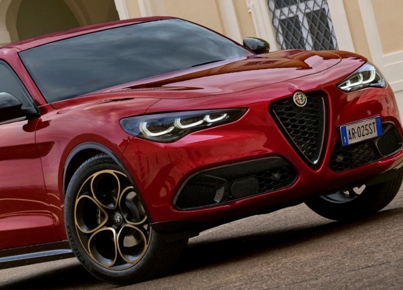 アルファロメオ「ジュリア」「ステルビオ」に限定車“INTENSA”登場